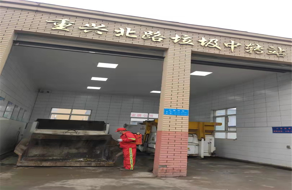 坚守"环卫防线" 助力疫情防控